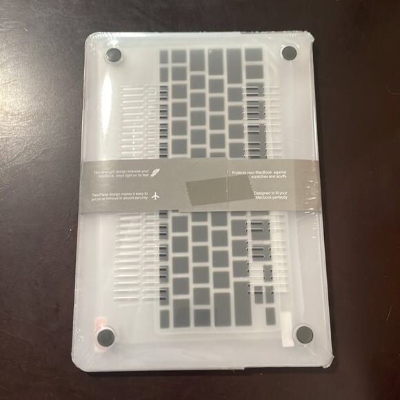 MacBook Air 13” purple geometric shell - Picture 2 of 3